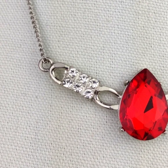 Vibrant Ruby Red Faceted Glass Jewel Rhinestone Silver Tone Choker Necklace - Picture 2 of 12